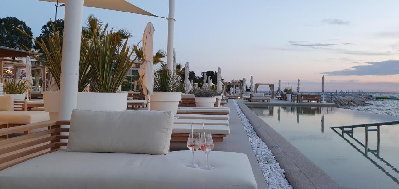 New!!! New Riva Luxury One - With Sunny Terrace & Big Garden Lägenhet Poreč Exteriör bild